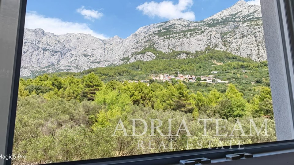 ČETVEROSOBAN STAN U STAMBENOJ ZGRADI U IZGRADNJI, POGLED NA MORE - MAKARSKA