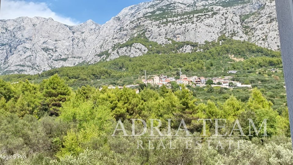 ČETVEROSOBAN STAN U STAMBENOJ ZGRADI U IZGRADNJI, POGLED NA MORE - MAKARSKA