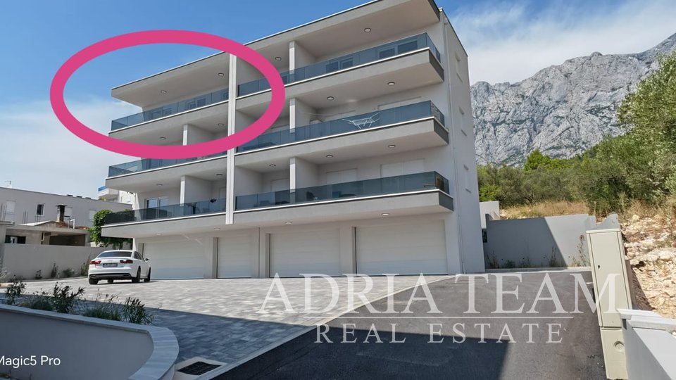 ČETVEROSOBAN STAN U STAMBENOJ ZGRADI U IZGRADNJI, POGLED NA MORE - MAKARSKA