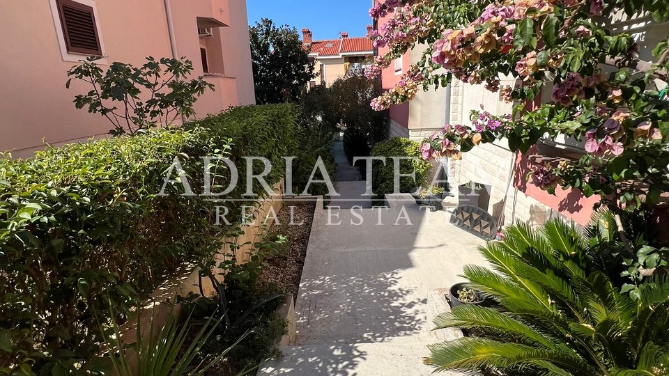 HOUSE WITH SPACIOUS COURTYARD AND SEA VIEW - DIKLO, ZADAR