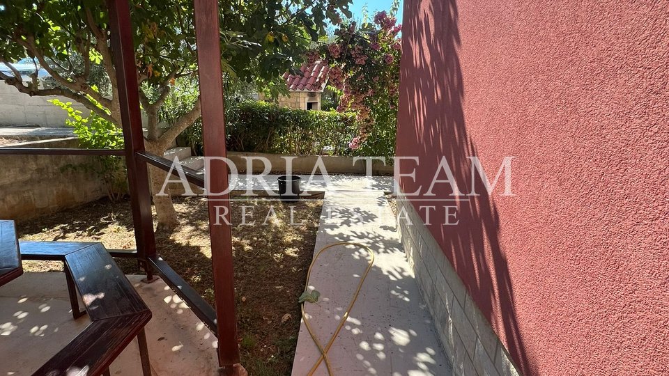 HOUSE WITH SPACIOUS COURTYARD AND SEA VIEW - DIKLO, ZADAR