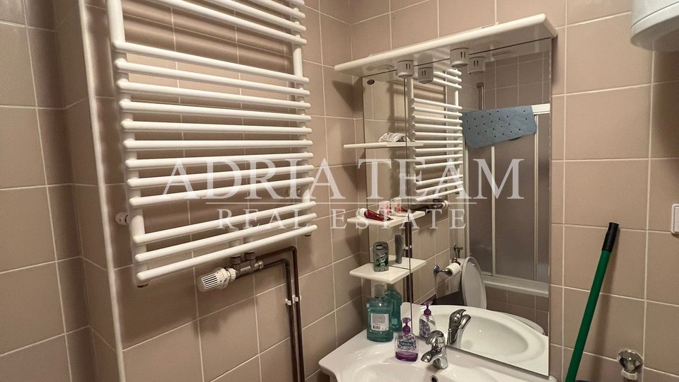 COMPLETELY FURNISHED TWO-BEDROOM FLAT, MINIMALLY USED, VICINITY OF ALL CONTENTS - MELADA, ZADAR