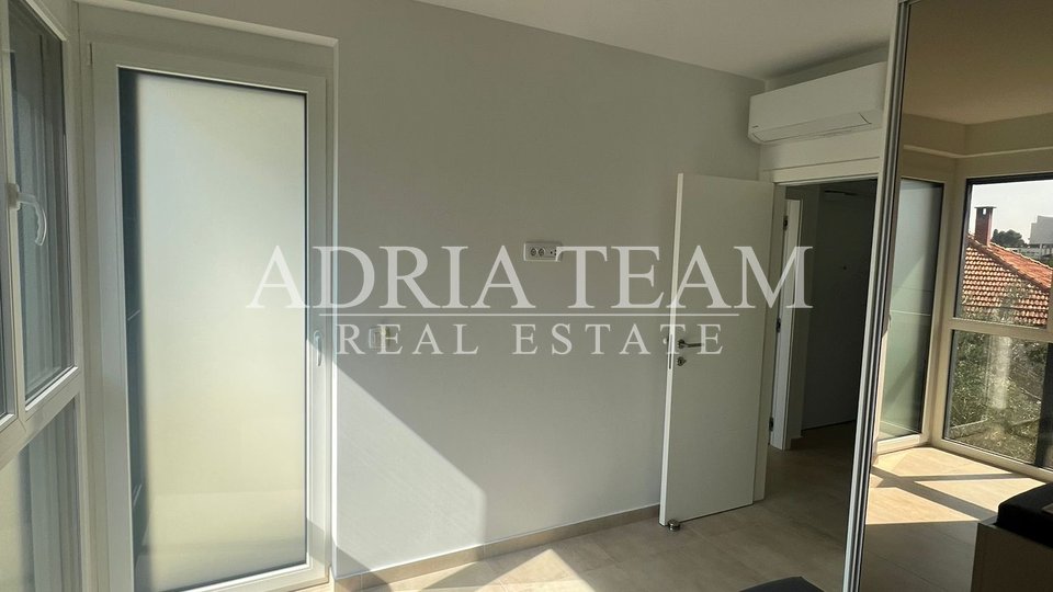 SALE!!! FLAT ON THE 1st FLOOR OF A RESIDENTIAL BUILDING, SEA VIEW - DIKLO, ZADAR