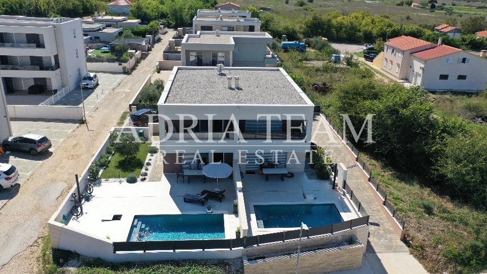 REKREAČNÍ DŮM S BAZÉNEM, 120 m OD MOŘE, NIN - ZADAR