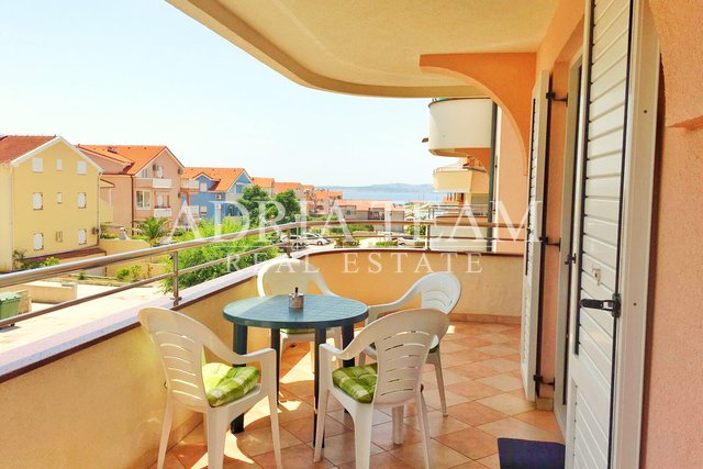 THREE-BEDROOM APARTMENT WITH SEA VIEW - POVLJANA, PAG