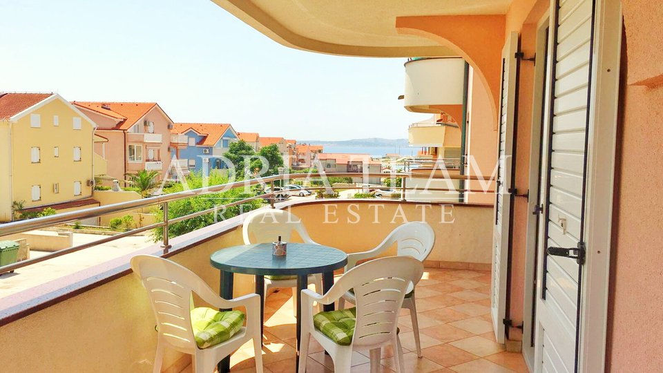 THREE-BEDROOM APARTMENT WITH SEA VIEW - POVLJANA, PAG