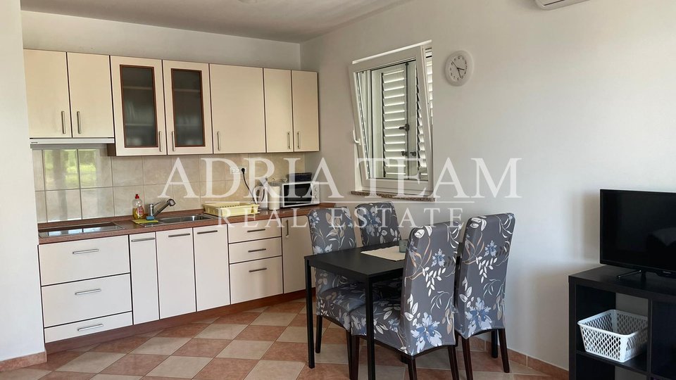 THREE-BEDROOM APARTMENT WITH SEA VIEW - POVLJANA, PAG