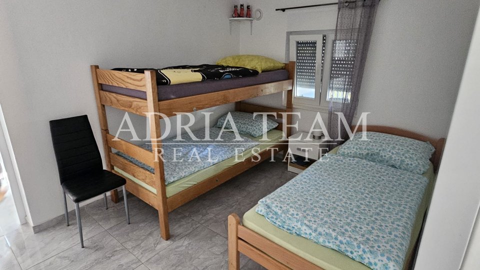 KUĆA S DVIJE APARTMANSKE JEDINICE - VIR