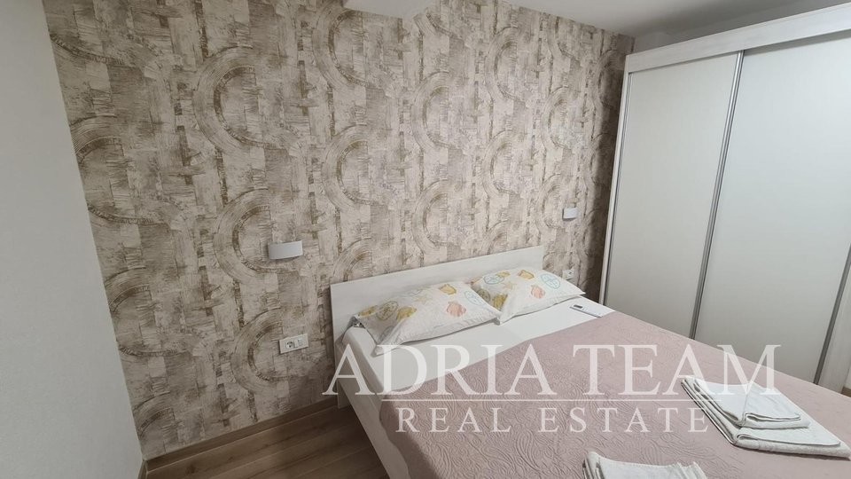 APARTMANI U URBANOJ VILI,  300 m DO MORA, PRIVLAKA - ZADAR!