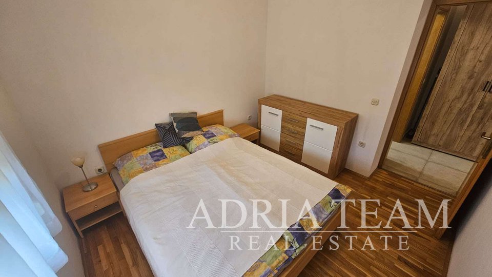 DVOSOBNI APARTMAN, 400 m OD MORA, VRSI - MULO