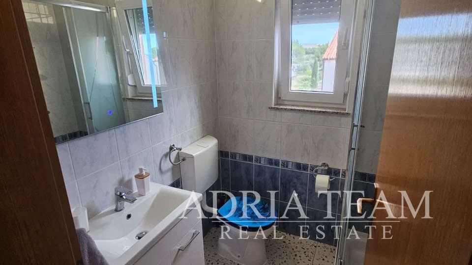 DVOSOBNI APARTMAN, 400 m OD MORA, VRSI - MULO