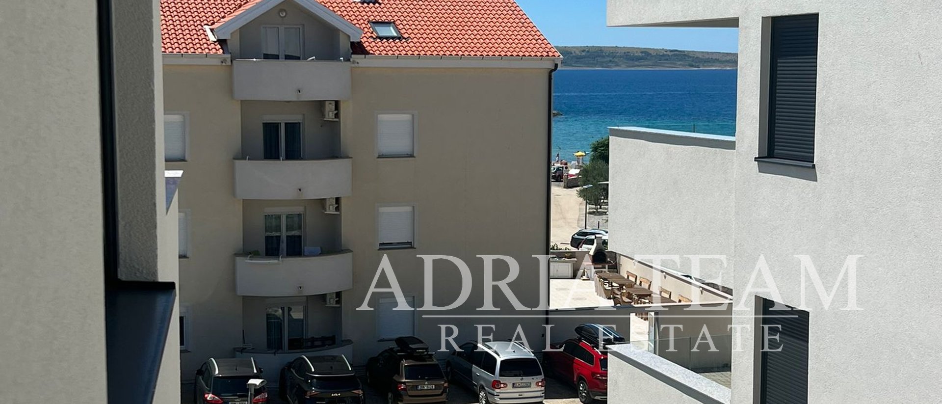 NOVO U PONUDI! PROLJETNA AKCIJA! APARTMANI S POGLEDOM NA MORE, 70 m OD MORA, POVLJANA - PAG