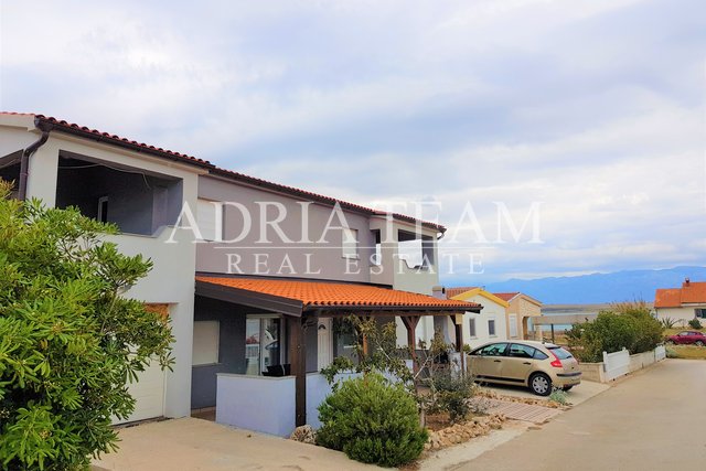 APARTMENT HOUSE WITH 4 APARTMENTS, 80 M FROM THE SEA, VIR