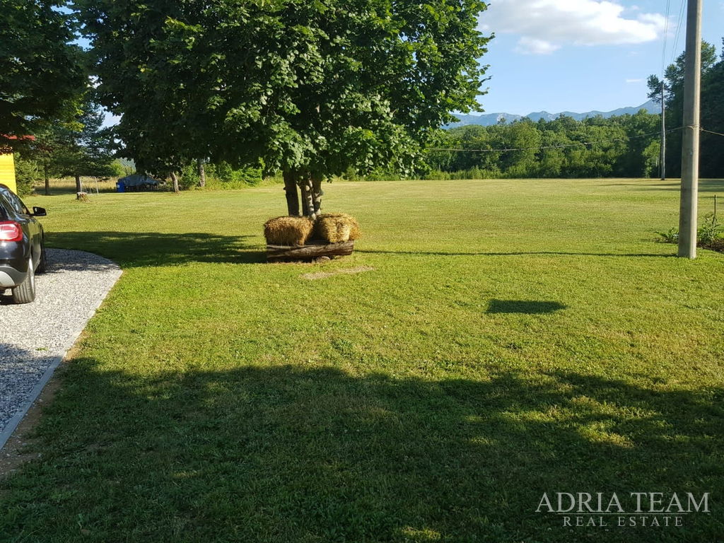 LUXURY VILLA WITH HEATED POOL ON A 10,000 m² ESTATE – KRUŠKOVAC, GOSPIĆ