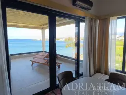 DUPLEX APARTMENT – 122m2 – 20m FROM THE SEA – POVLJANA, PAG property for sale
