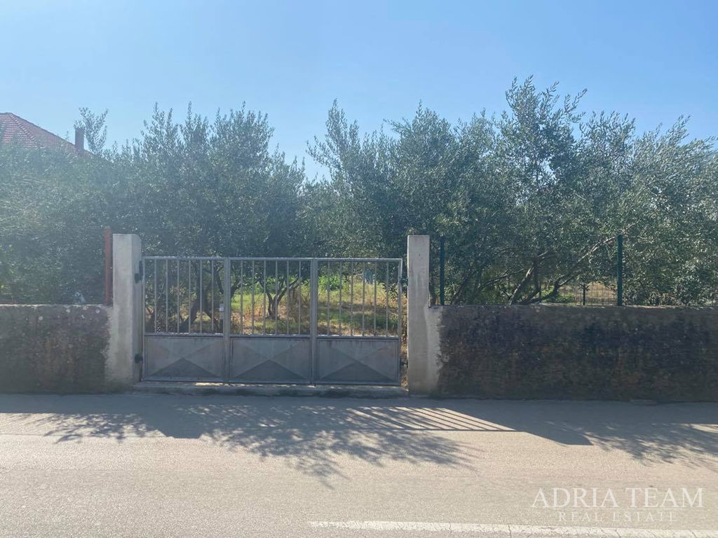 BUILDING LAND 350 m FROM THE SEA, ZADAR