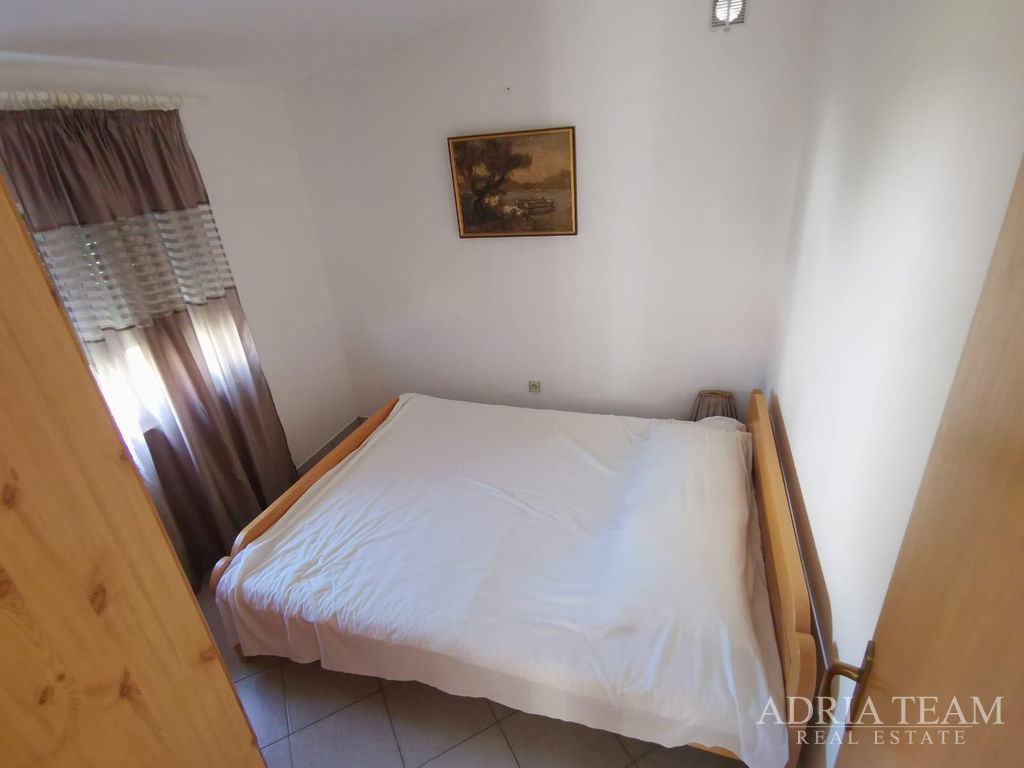 ATTRACTIVE HOUSE WITH 2 RESIDENTIAL UNITS – VIR