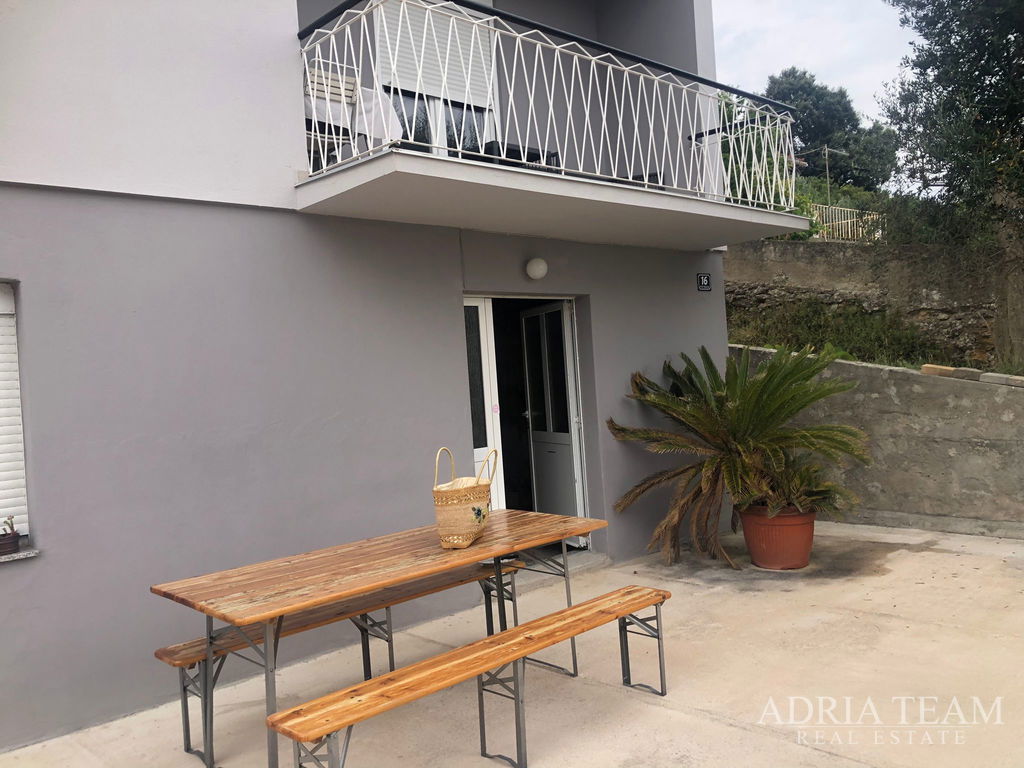 ATTRACTIVE RENOVATED STONE HOUSE WITH SEA VIEW – 80 m FROM THE SEA – KALI, ISLAND OF UGLJAN