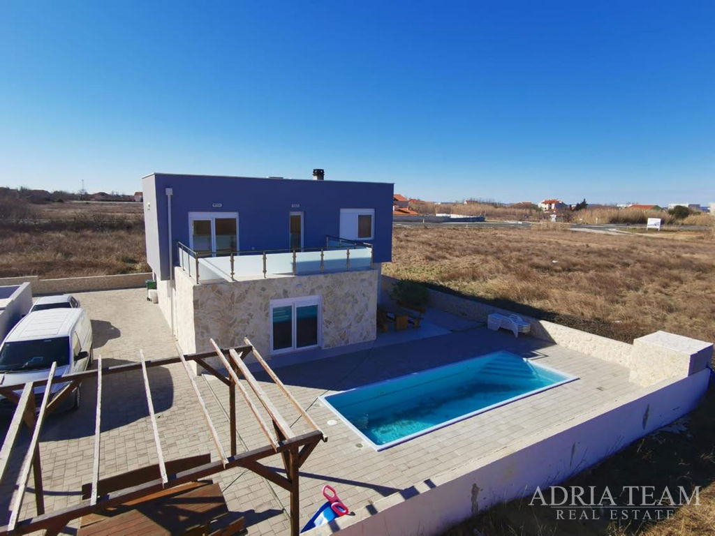 ATTRACTIVE VILLA WITH POOL  – PRIVLAKA, ZADAR