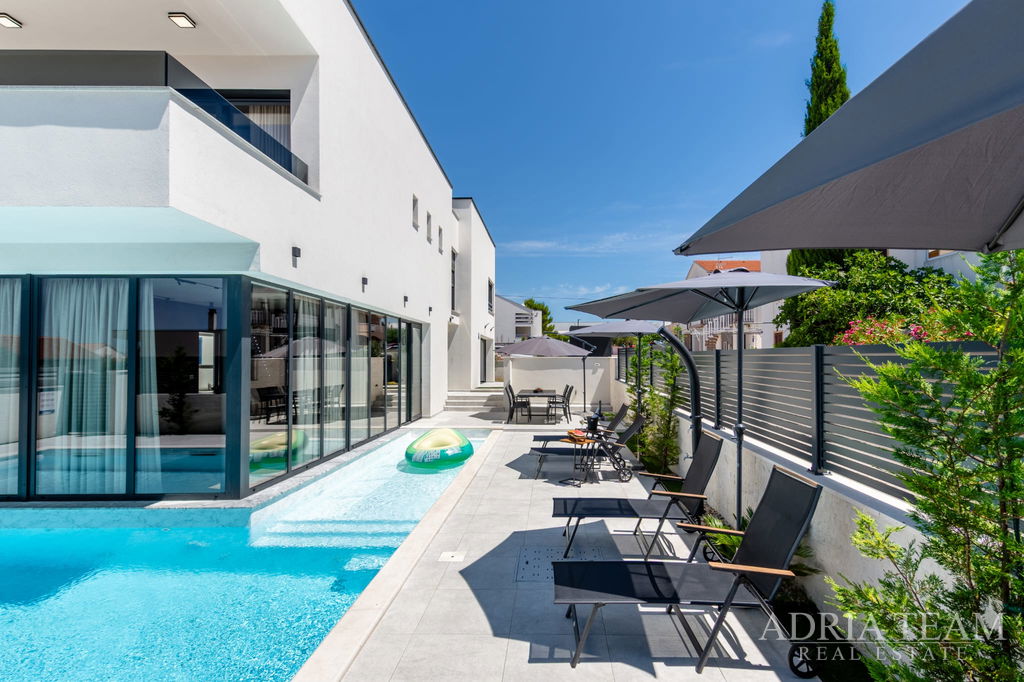 ATTRACTIVE LUXURY NEW BUILD VILLA  – VRSI, MULO