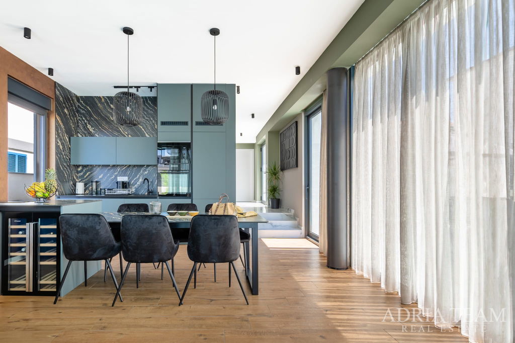 ATTRACTIVE LUXURY NEW BUILD VILLA  – VRSI, MULO