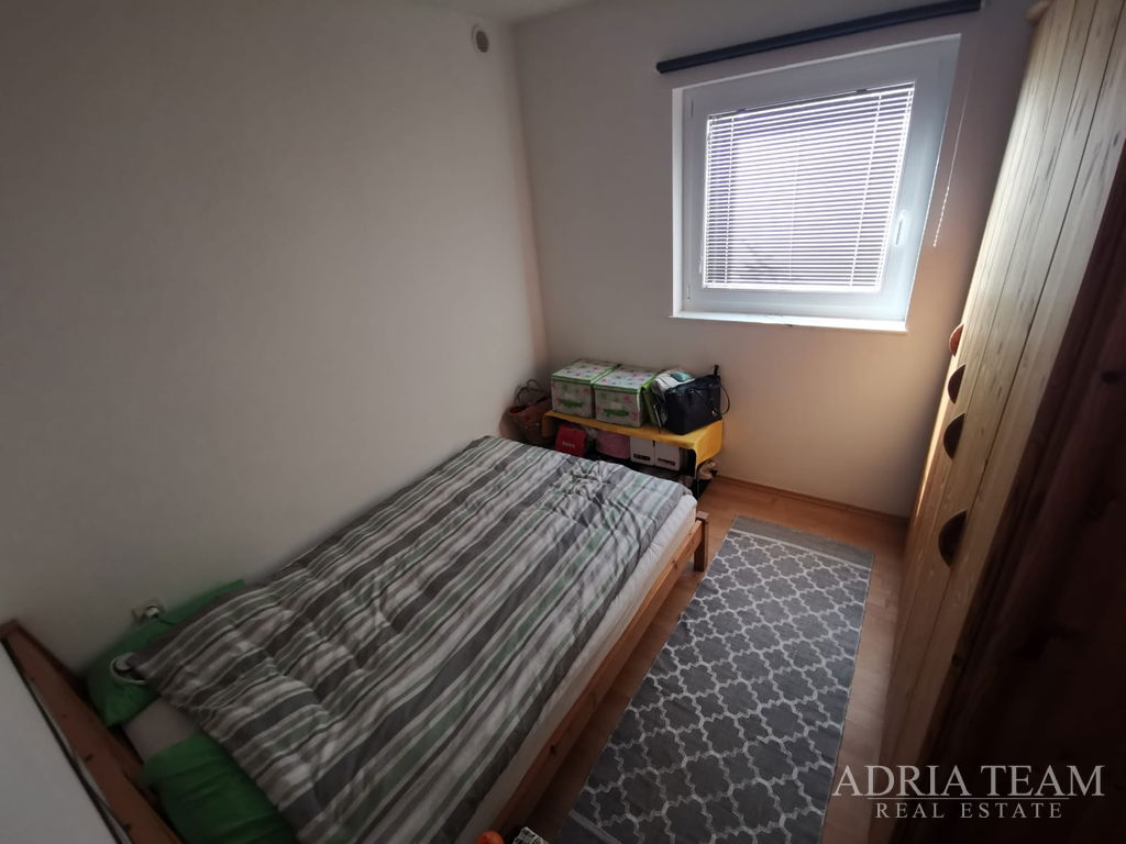 ATTRACTIVE APARTMENT HOUSE WITH 3 UNITS – VIR