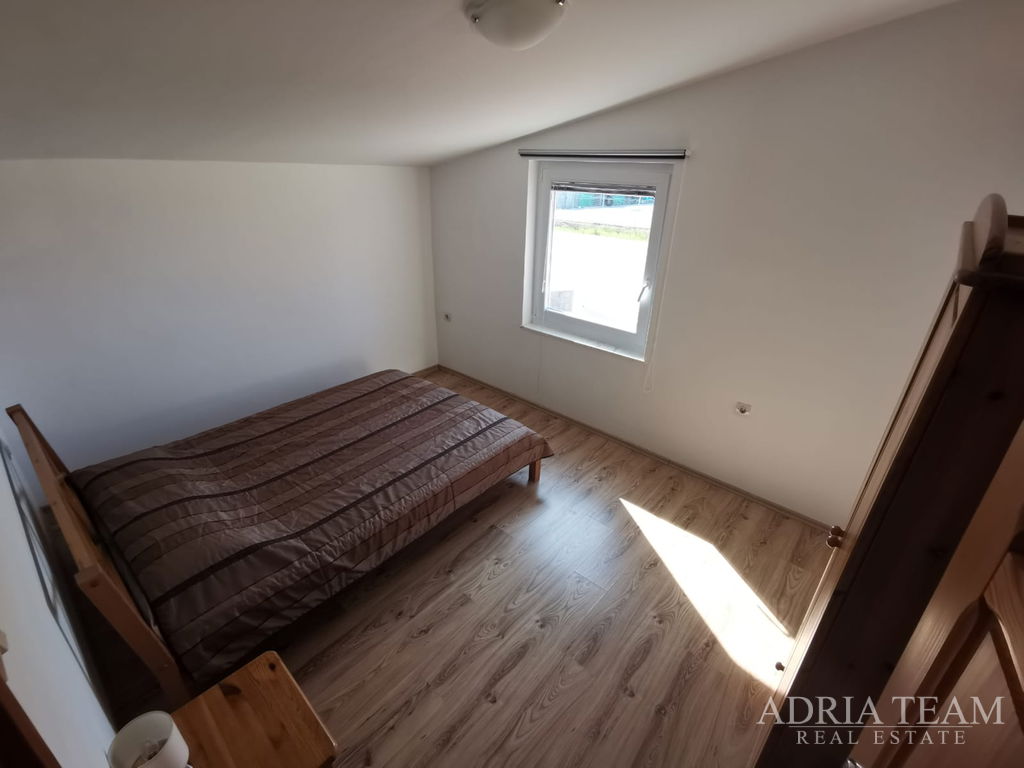 ATTRACTIVE APARTMENT HOUSE WITH 3 UNITS – VIR