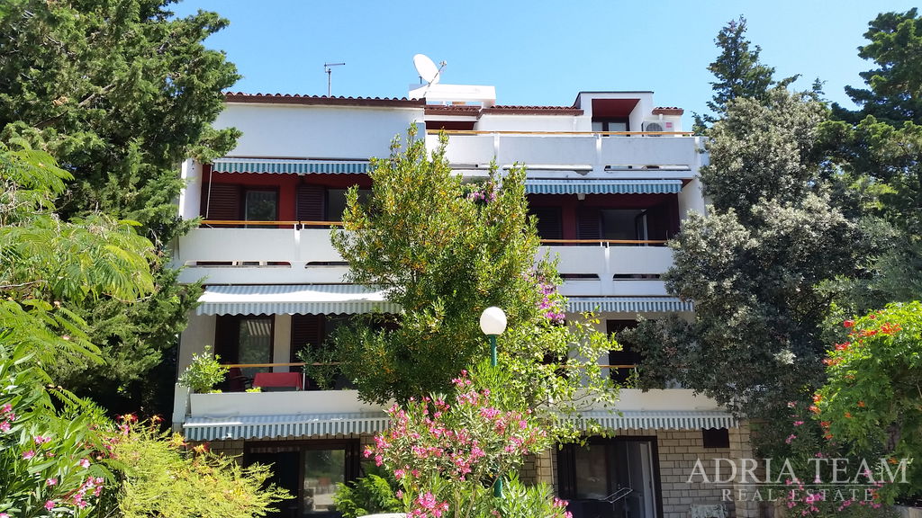 ATTRACTIVE APARTMENT HOUSE 100 m FROM THE SEA – NOVALJA, PAG