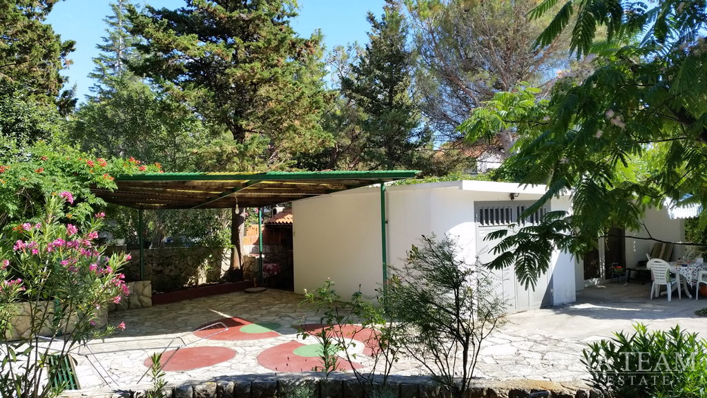 ATTRACTIVE APARTMENT HOUSE 100 m FROM THE SEA – NOVALJA, PAG