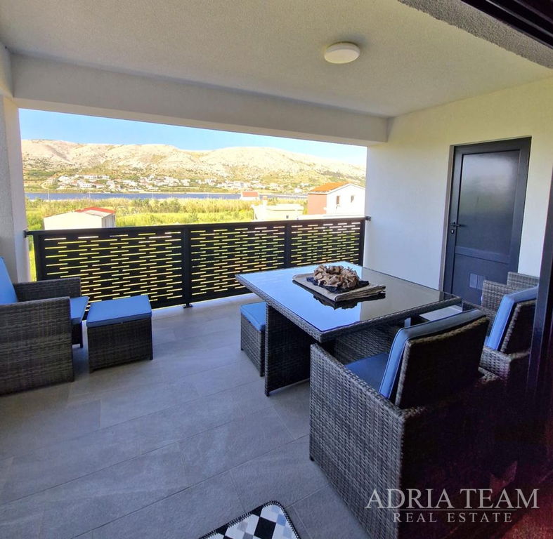 ATTRACTIVE APARTMENT IN A NEW BUILDING WITH SEA VIEW – POVLJANA, PAG
