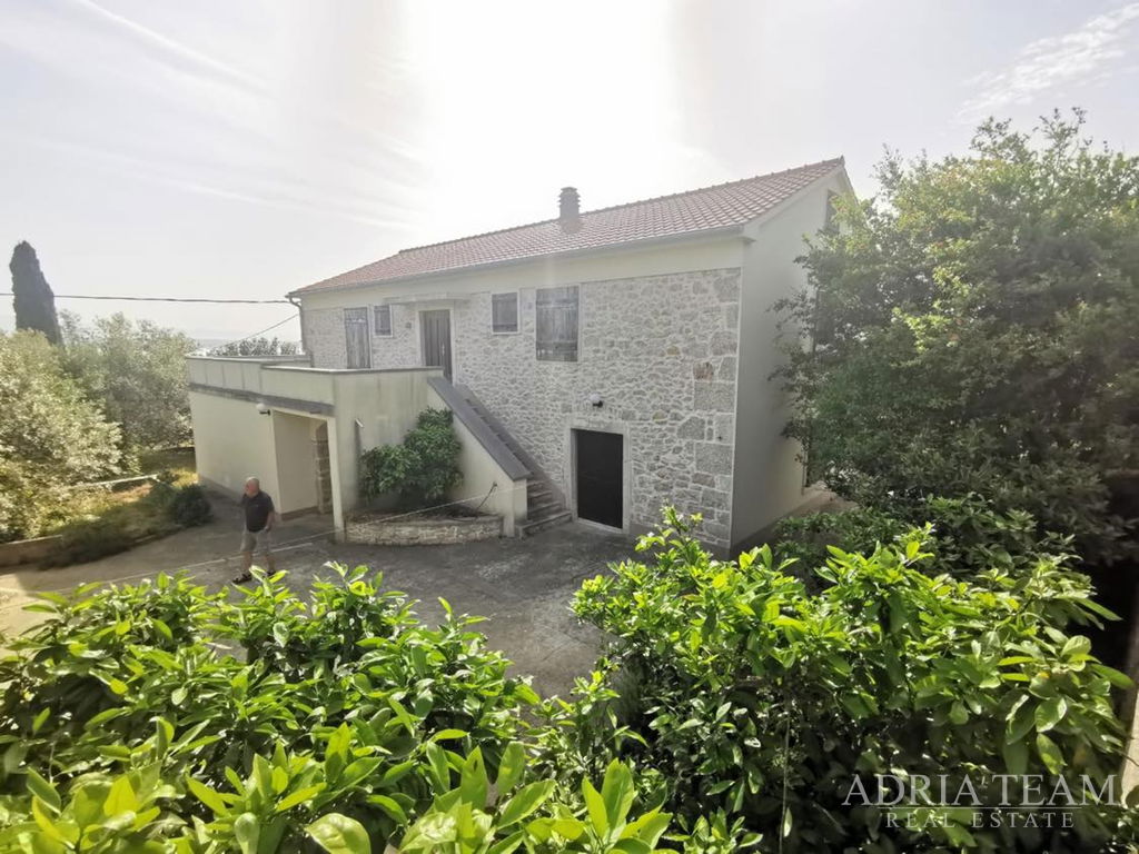 HOUSE WITH 3 APARTMENTS AND SPACIOUS GARDEN – POLJANA, ISLAND OF UGLJAN