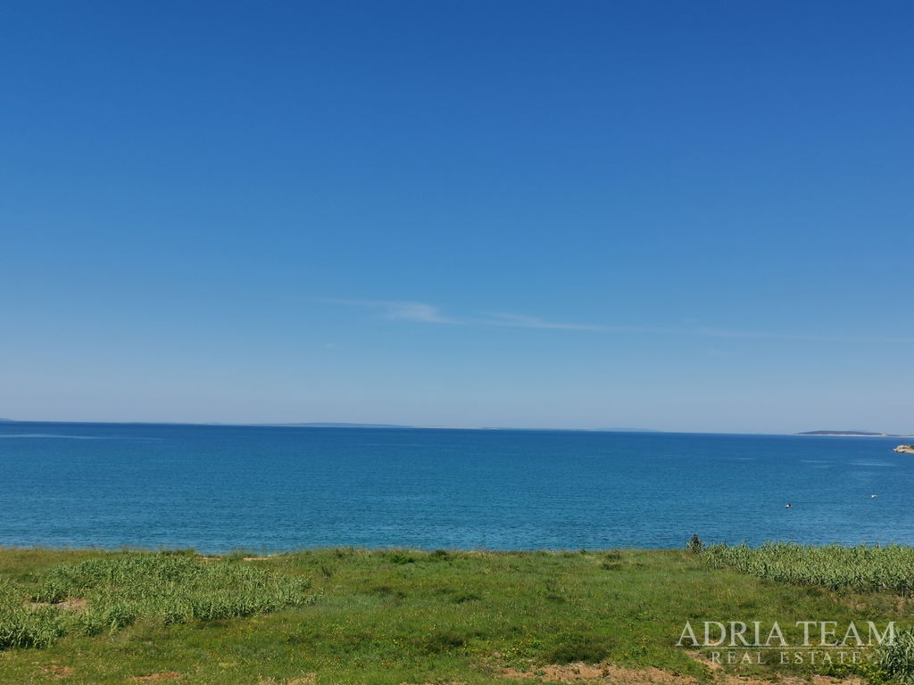 HOUSE WITH 4 APARTMENTS – 50 M FROM THE SEA -  POVLJANA, PAG