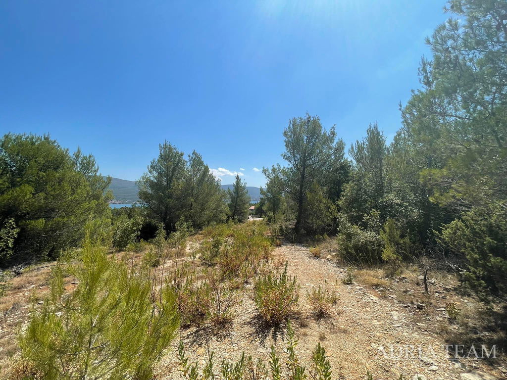 BUILDING LAND WITH SEA VIEW – EXCELLENT LOCATION – PRIDRAGA