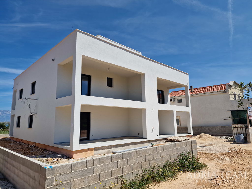 APARTMENT IN A RESIDENTIAL BUILDING ON THE FIRST FLOOR, NEW CONSTRUCTION - VIR