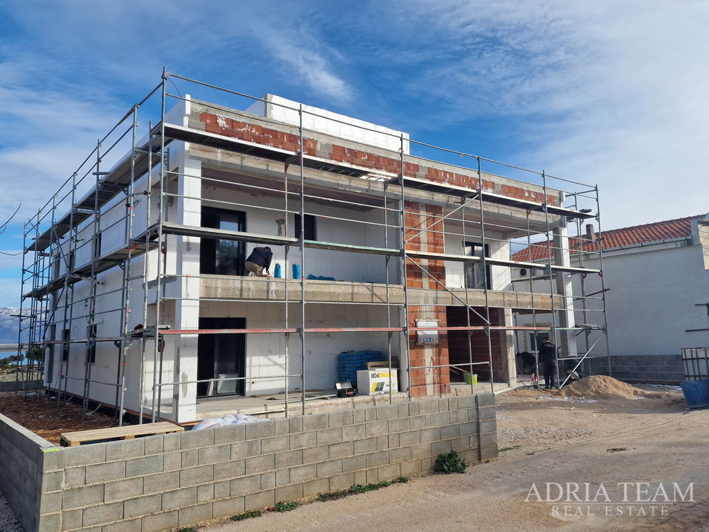 APARTMENT IN A RESIDENTIAL BUILDING ON THE FIRST FLOOR, NEW CONSTRUCTION - VIR