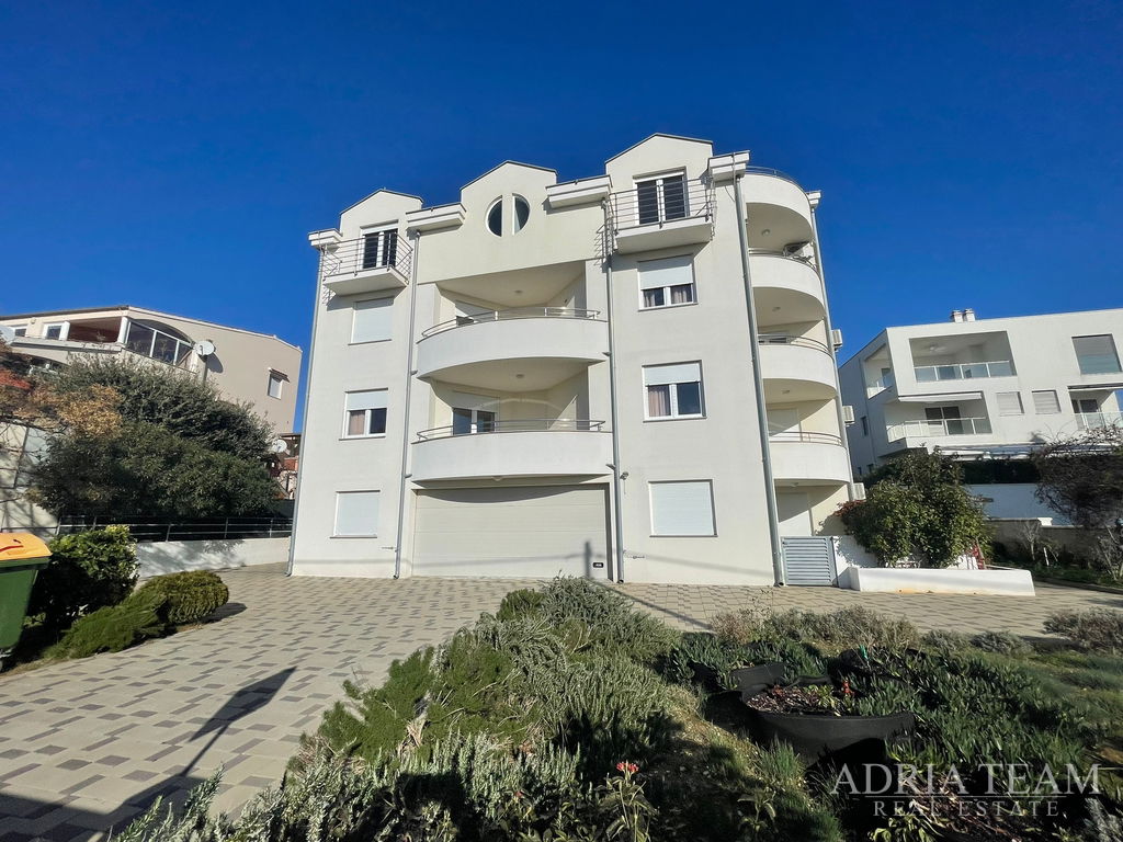 HOUSE WITH 10 APARTMENTS, SEA VIEW - PETRČANE