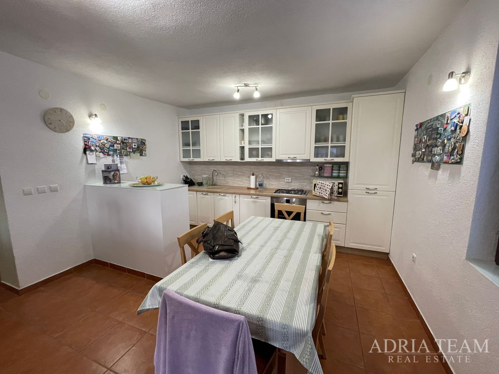 THREE-BEDROOM APARTMENT – PLOVANIJA, ZADAR
