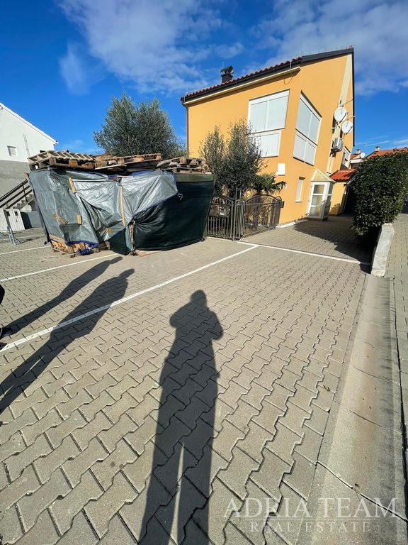 THREE-LEVEL APARTMENT – VRSI, ZADAR