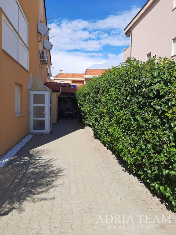 THREE-LEVEL APARTMENT – VRSI, ZADAR