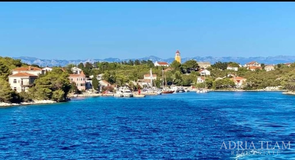 BUILDING LAND WITH SEA VIEW - MOLAT