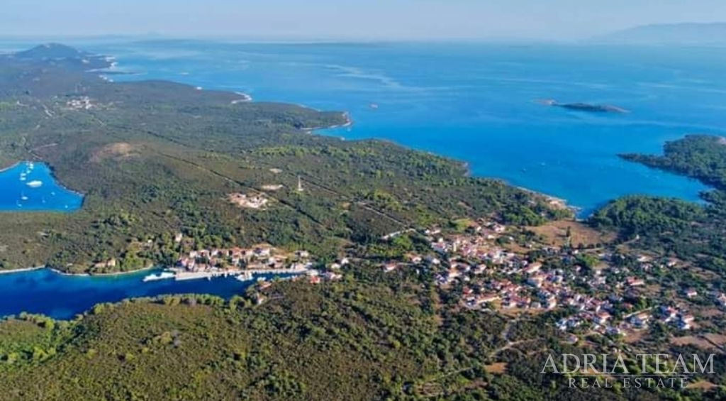 BUILDING LAND WITH SEA VIEW - MOLAT