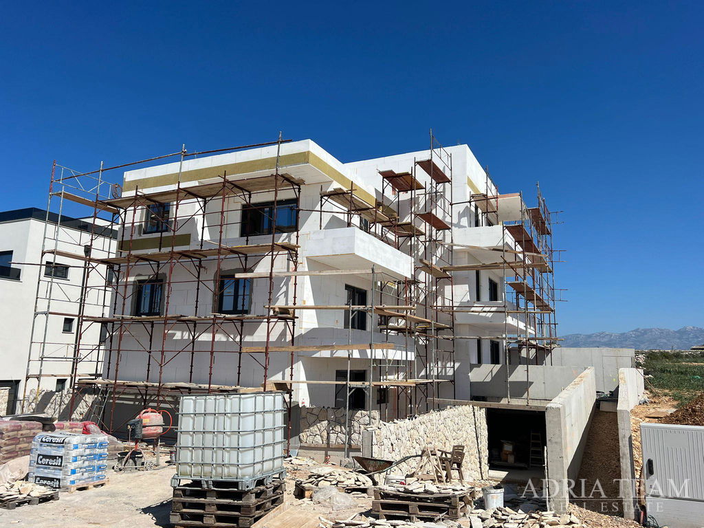 APARTMENT WITH SWIMMING POOL, NEW BUILD - POVLJANA, ISLAND OF PAG