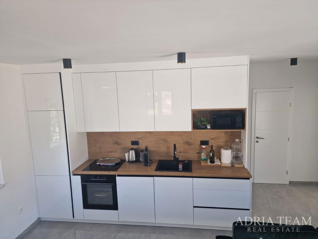 VILLA WITH A POOL, QUIET AND PEACEFUL LOCATION - VIR