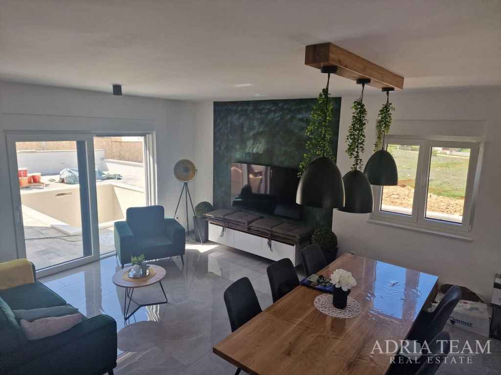 VILLA WITH A POOL, QUIET AND PEACEFUL LOCATION - VIR