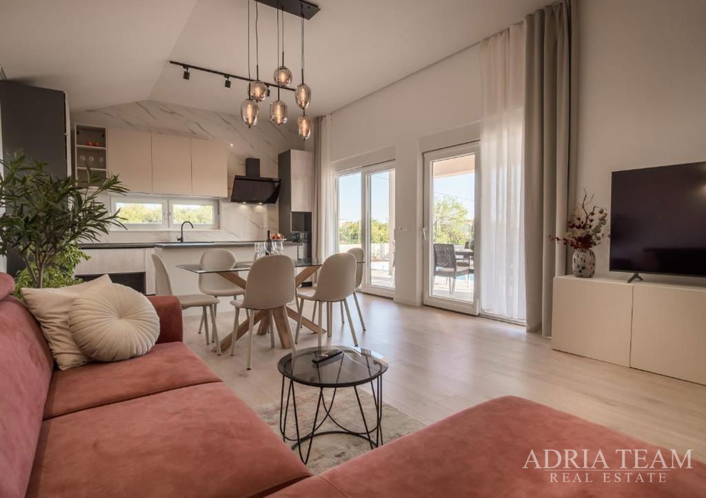 HOUSE WITH A POOL, QUIET AND PEACEFUL LOCATION - VRSI, ZADAR