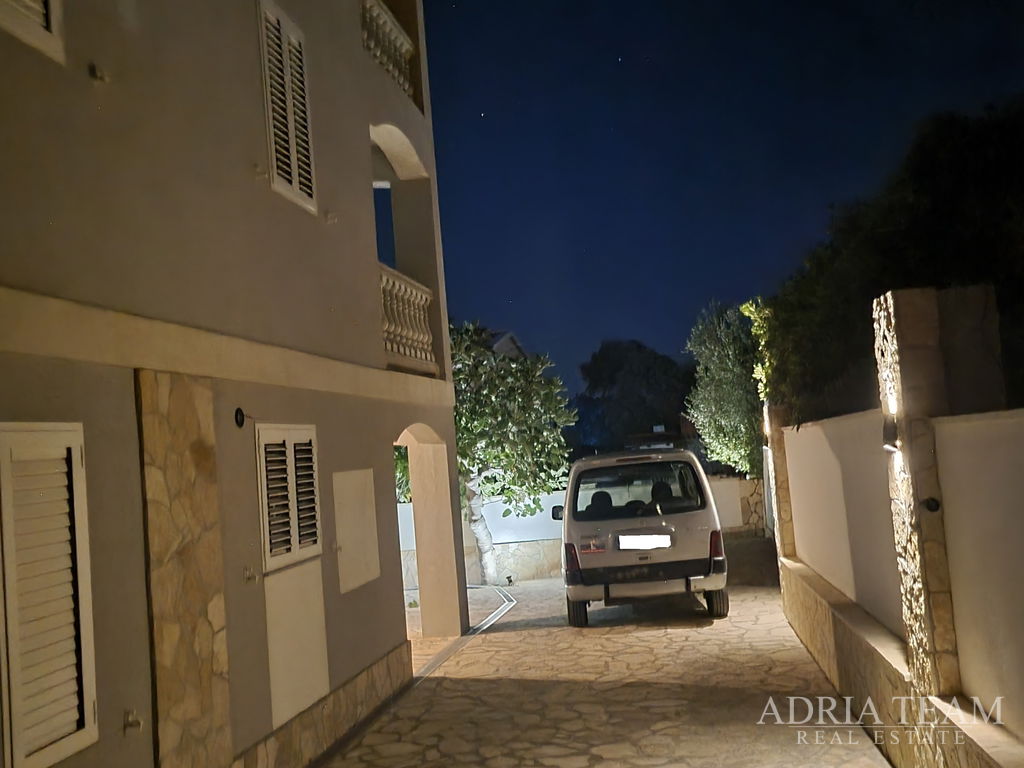 HOUSE – 7 APARTMENTS – POVLJANA, ISLAND OF PAG