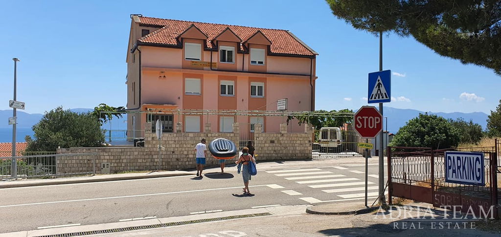 GUESTHOUSE WITH RESTAURANT AND 24 ROOMS, 130 M FROM THE SEA – MAKARSKA RIVIERA