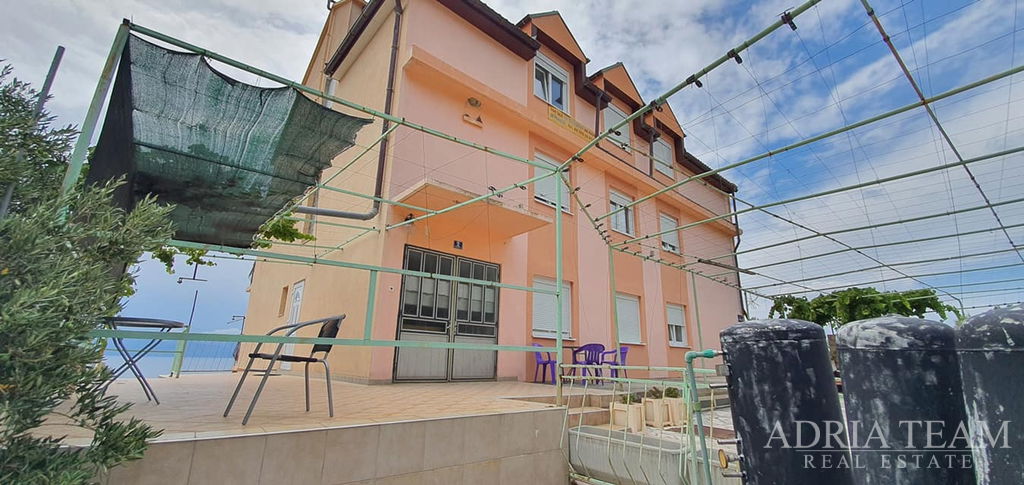 GUESTHOUSE WITH RESTAURANT AND 24 ROOMS, 130 M FROM THE SEA – MAKARSKA RIVIERA