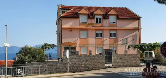 GUESTHOUSE WITH RESTAURANT AND 24 ROOMS, 130 M FROM THE SEA – MAKARSKA RIVIERA property for sale