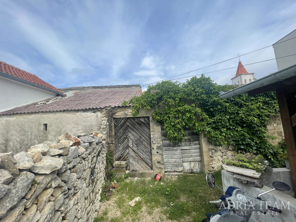 HOUSE FOR RENOVATION, PRELIMINARY DESIGN - VRSI, ZADAR